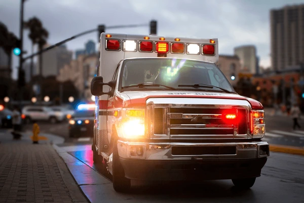 Ambulancia de Urgencia 24/7 en Santiago | UCI Ambulancia